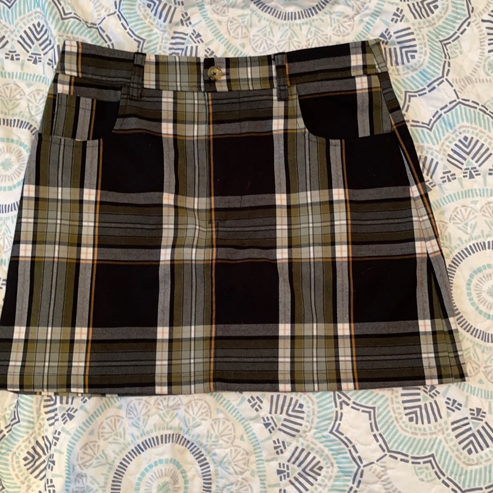 Stripped skirt.